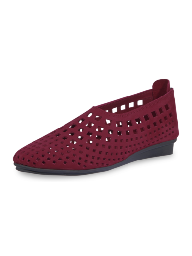 Nirick slip on