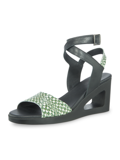 Vahya sandals