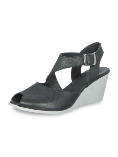 Egwaro sandals