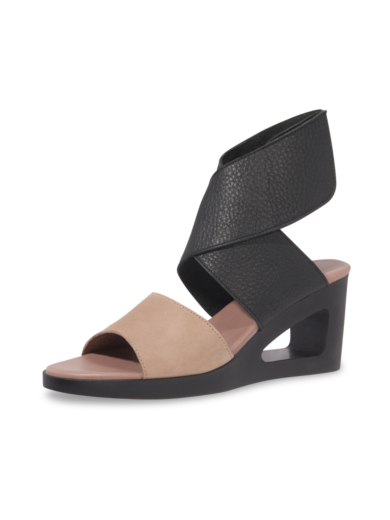 Vahoko sandals