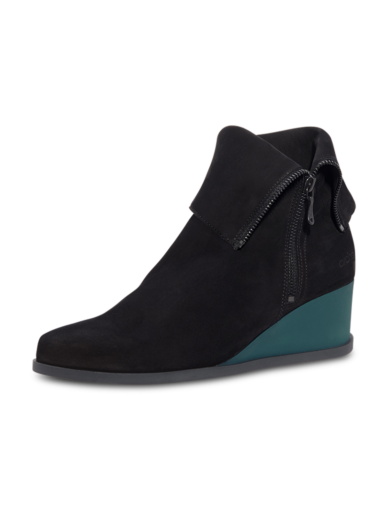 Okolaa ankle boots