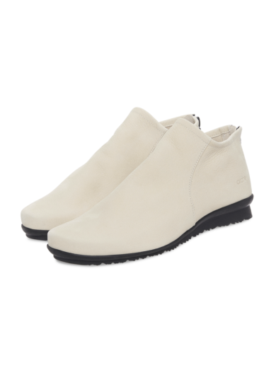 Babyqi slip on