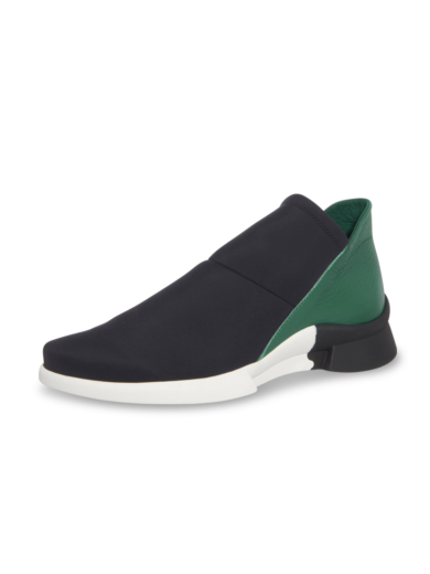 Kytell slip on