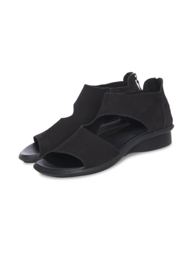 Sathys sandals