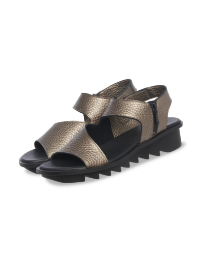 Ikorhi sandals