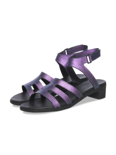 Kisumi sandals