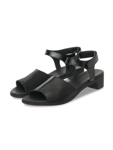 Kisham sandals