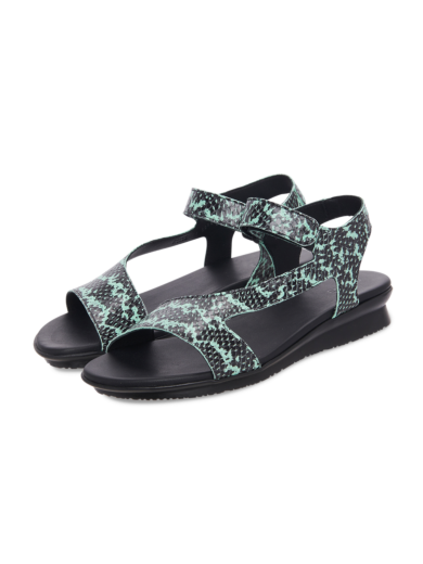 Auhako sandals