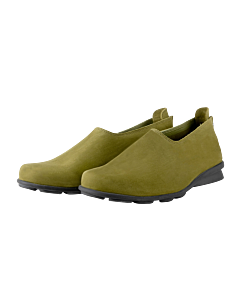 Denako slip on