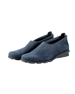Denako slip on