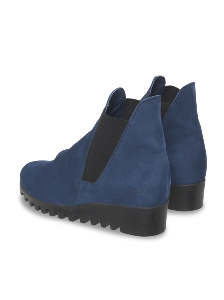 Lomata ankle boots