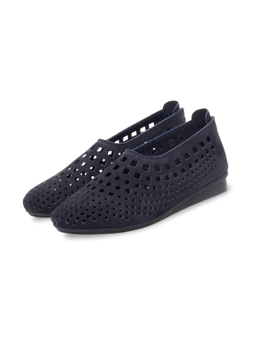 Nirick slip on