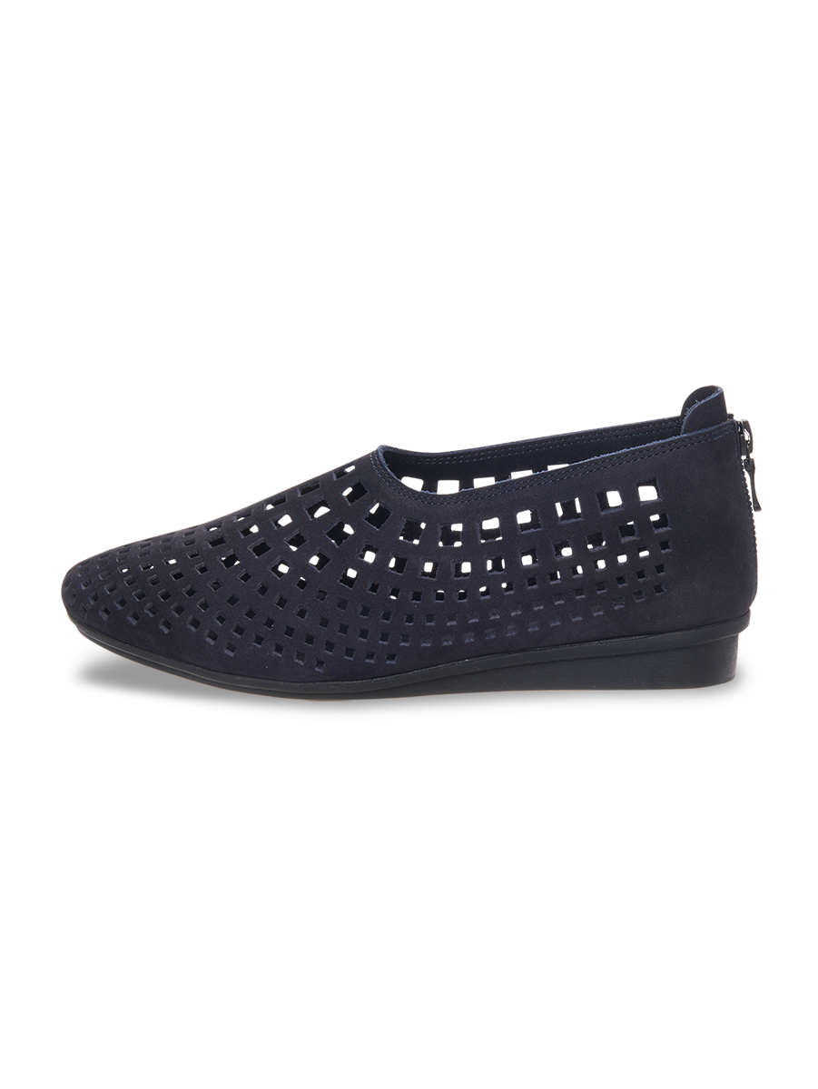Nirick slip on