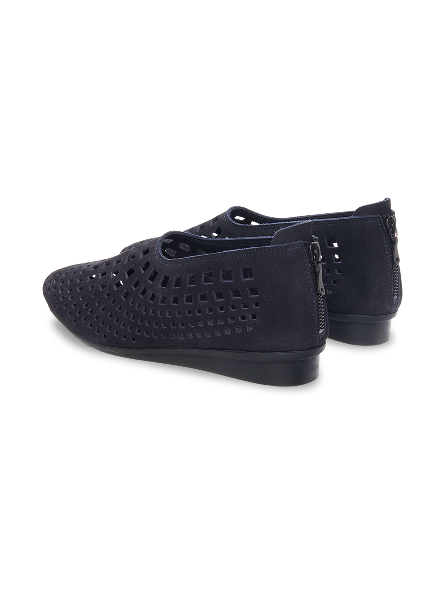 Nirick slip on