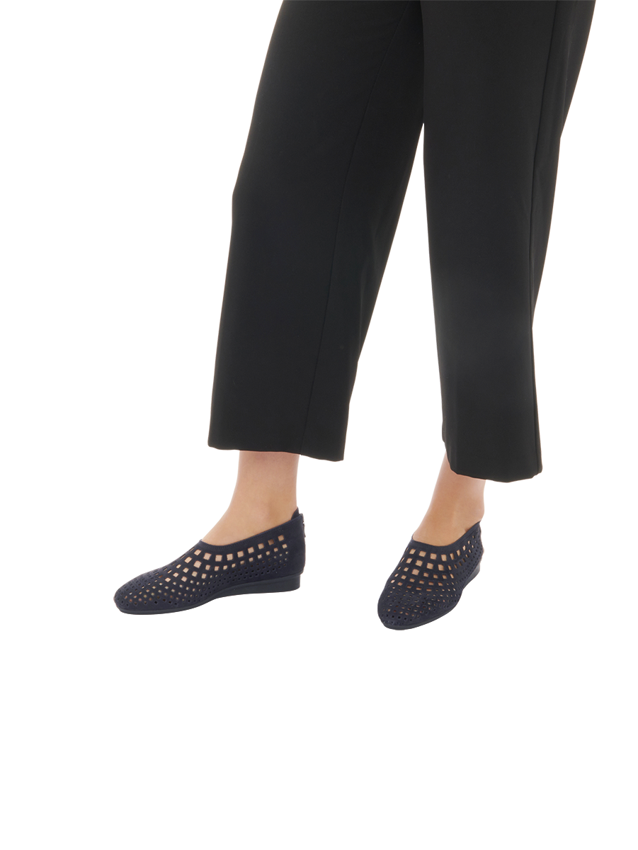 Nirick slip on