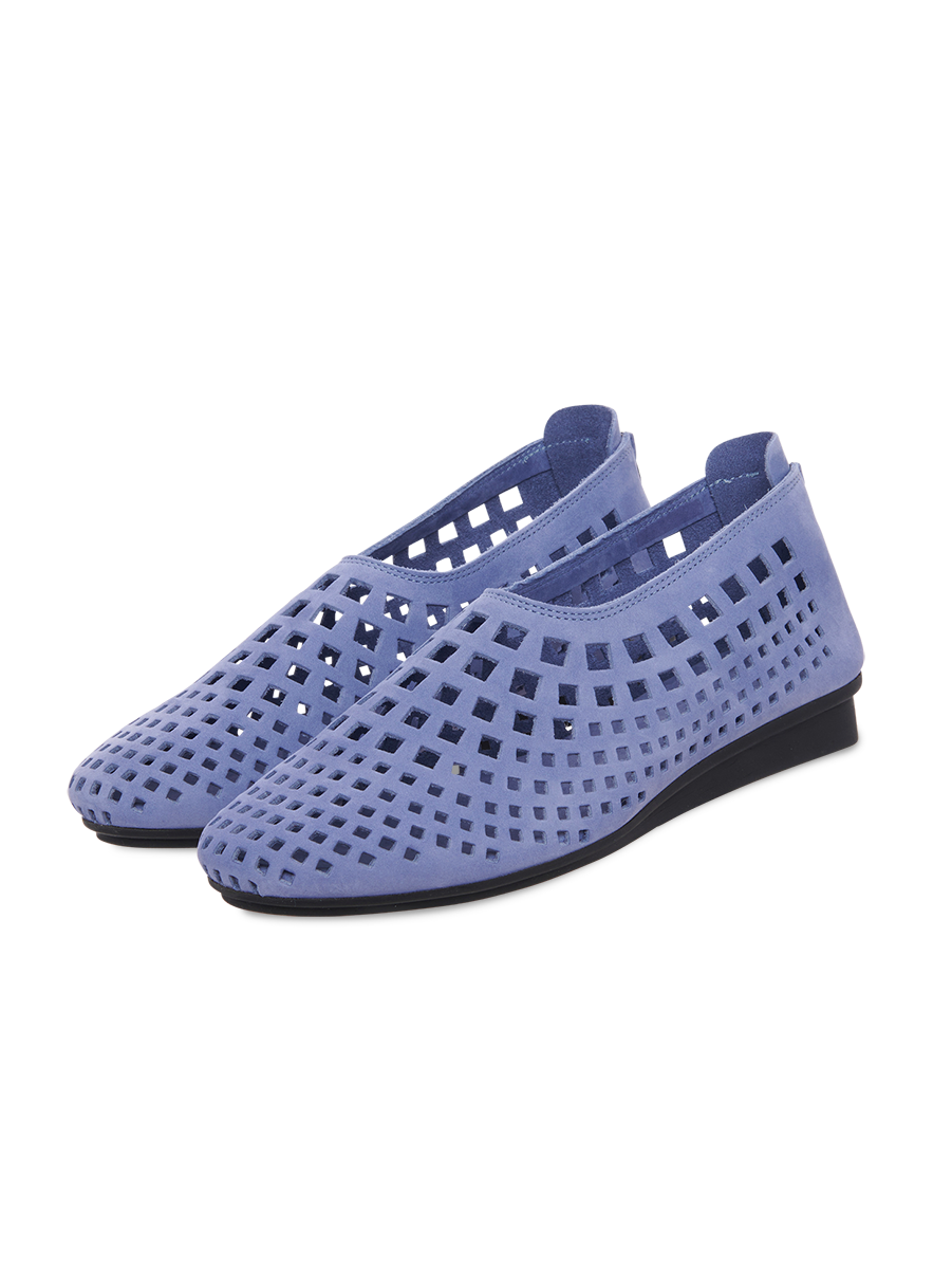 Nirick slip on