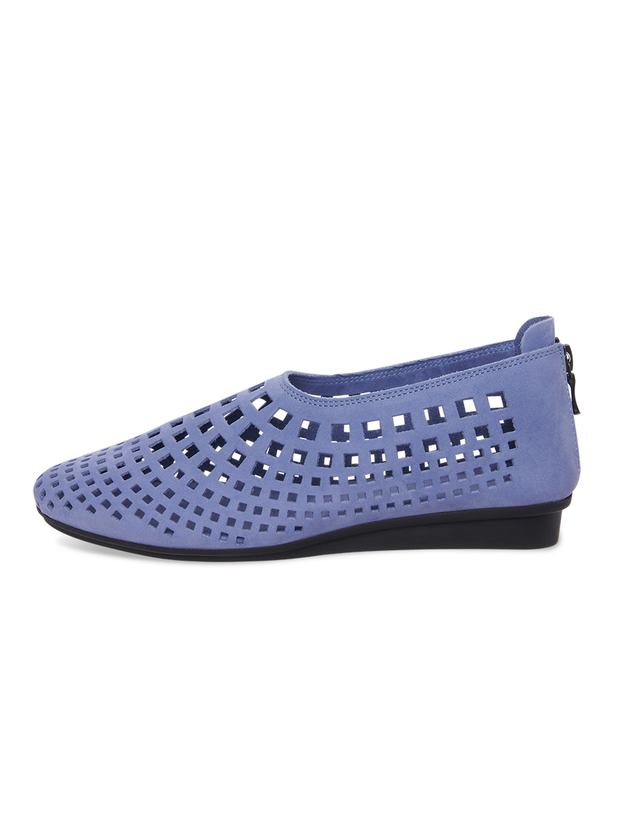 Nirick slip on