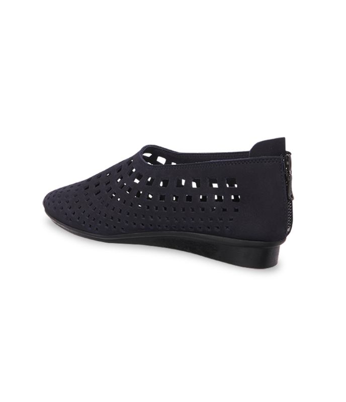 Nirick slip on