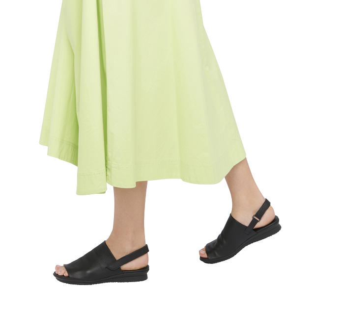 Aurasy sandals