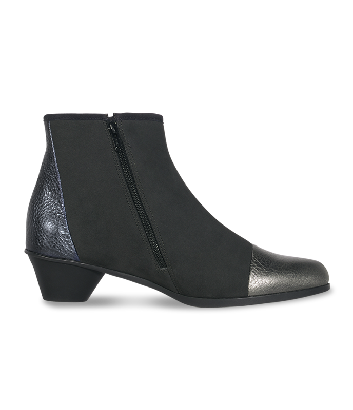 Cynqua ankle boots