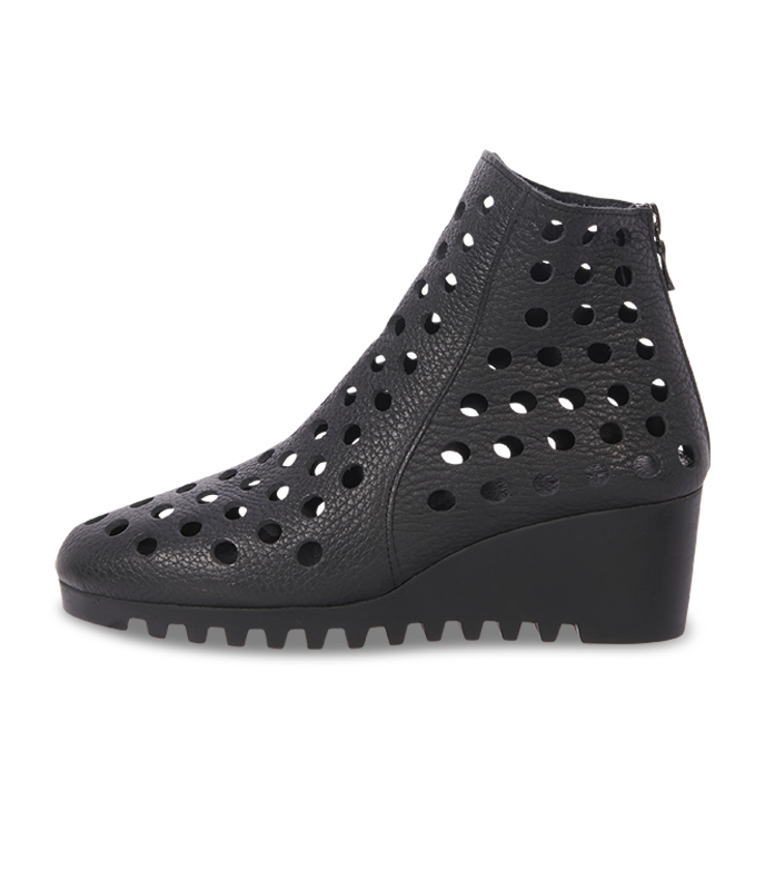 Larome ankle boots
