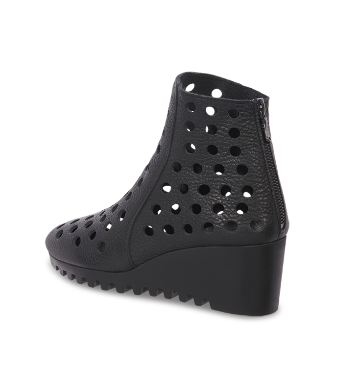 Larome ankle boots