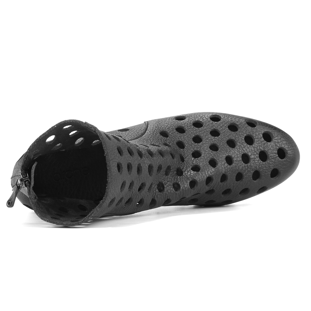 Larome ankle boots