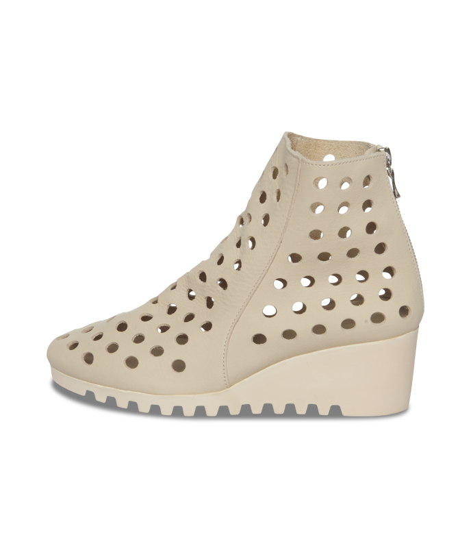 Larome ankle boots