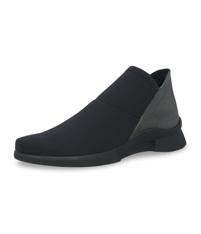 Kytell slip on