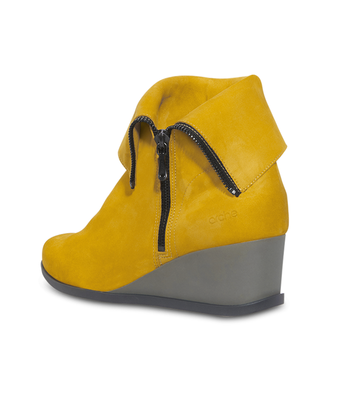 Okolaa ankle boots