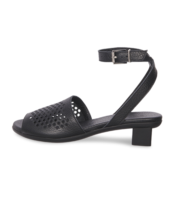 Obirho sandals