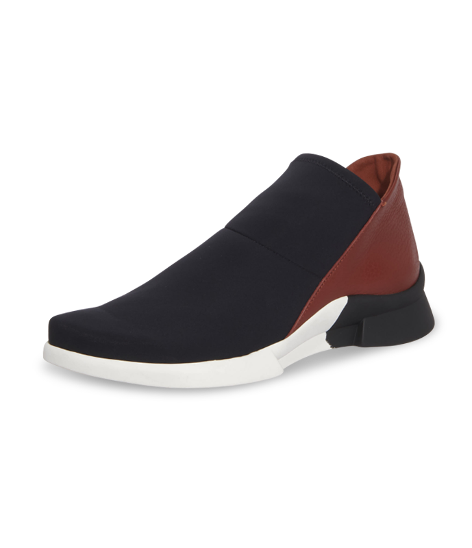 Kytell slip on