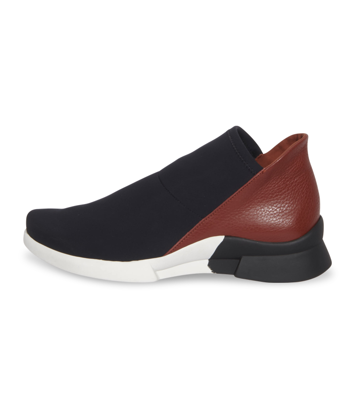 Kytell slip on