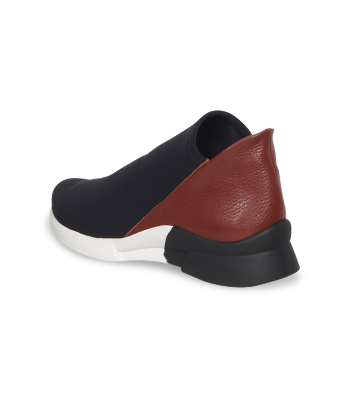 Kytell slip on