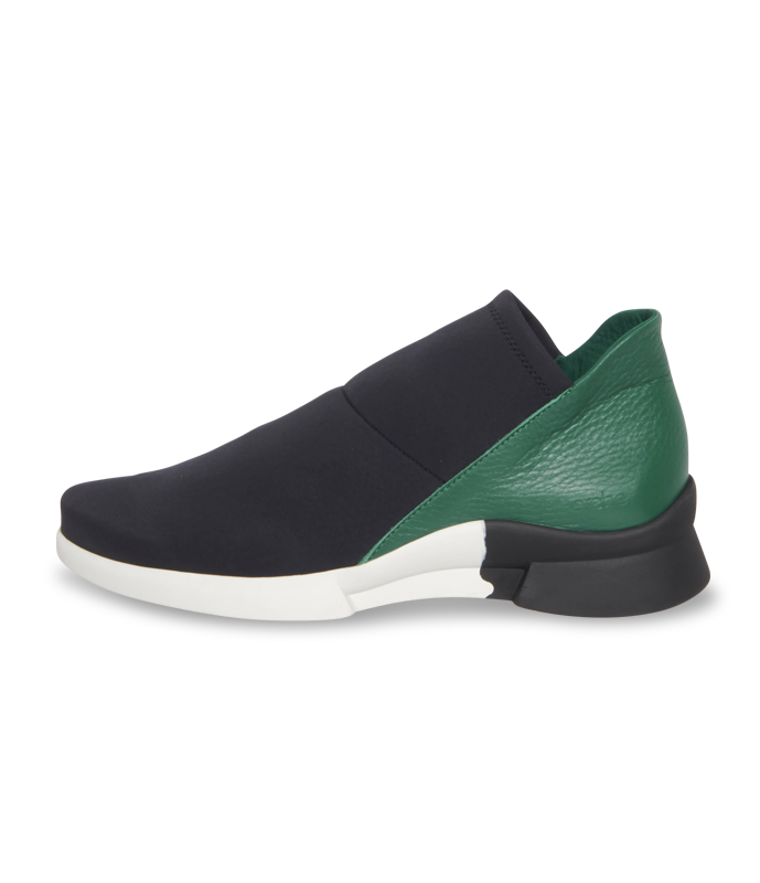 Kytell slip on