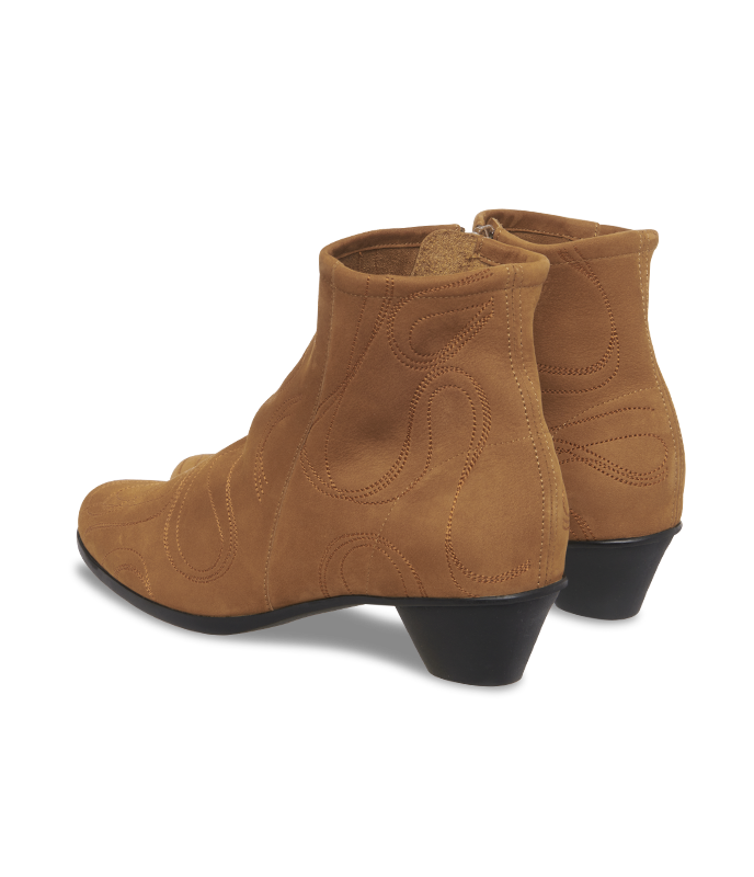 Cynpik ankle boots