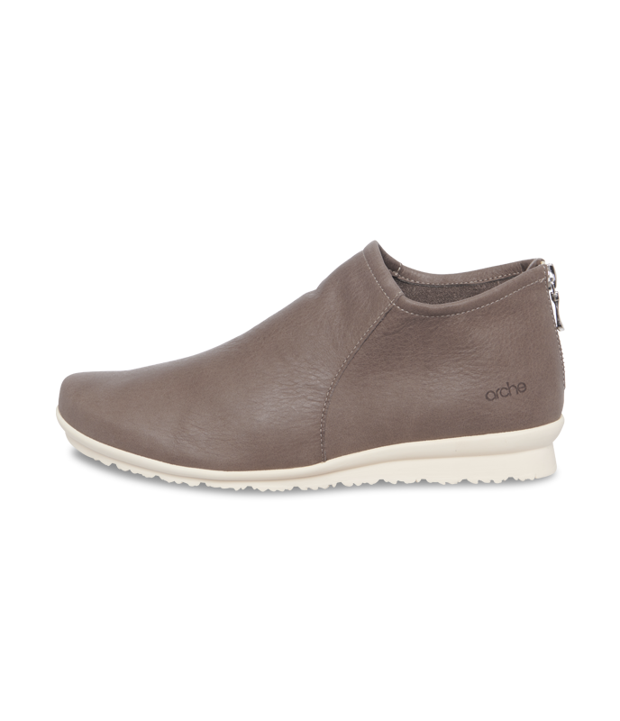 Babyqi slip on