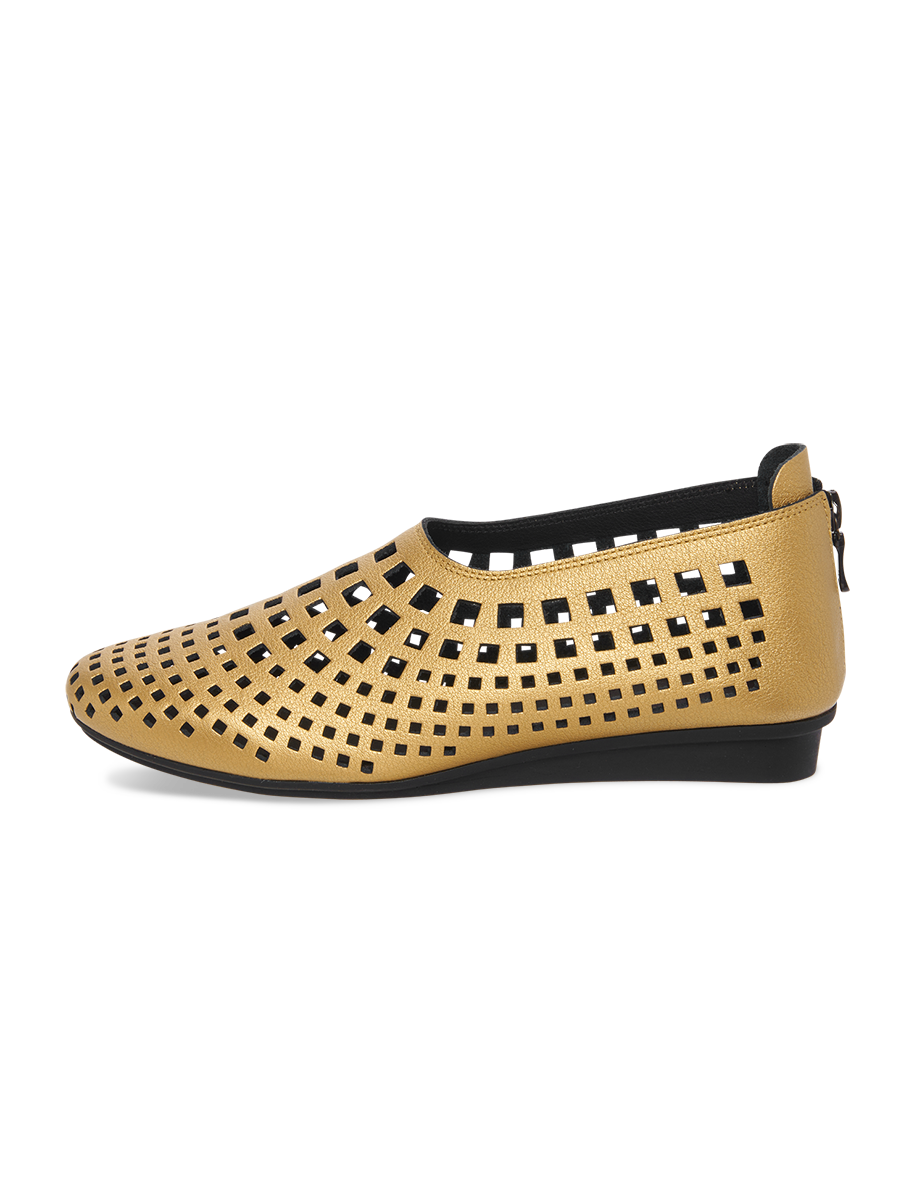 Nirick slip on