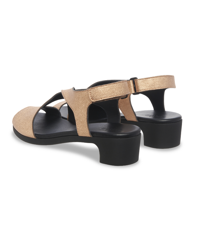 Kisbye sandals