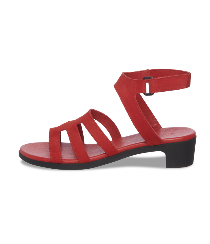 Kisumi sandals