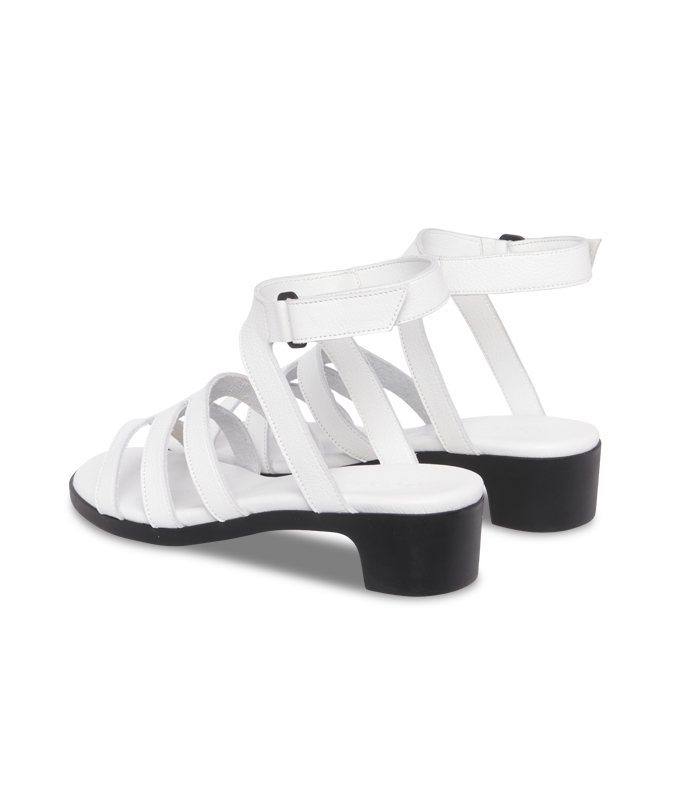 Kisumi sandals