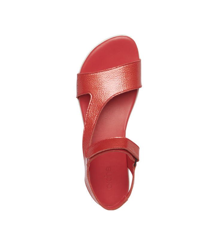 Auhako sandals