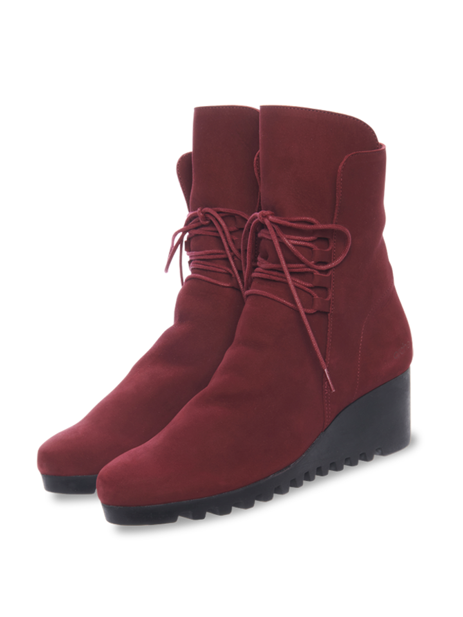 Larina ankle boots
