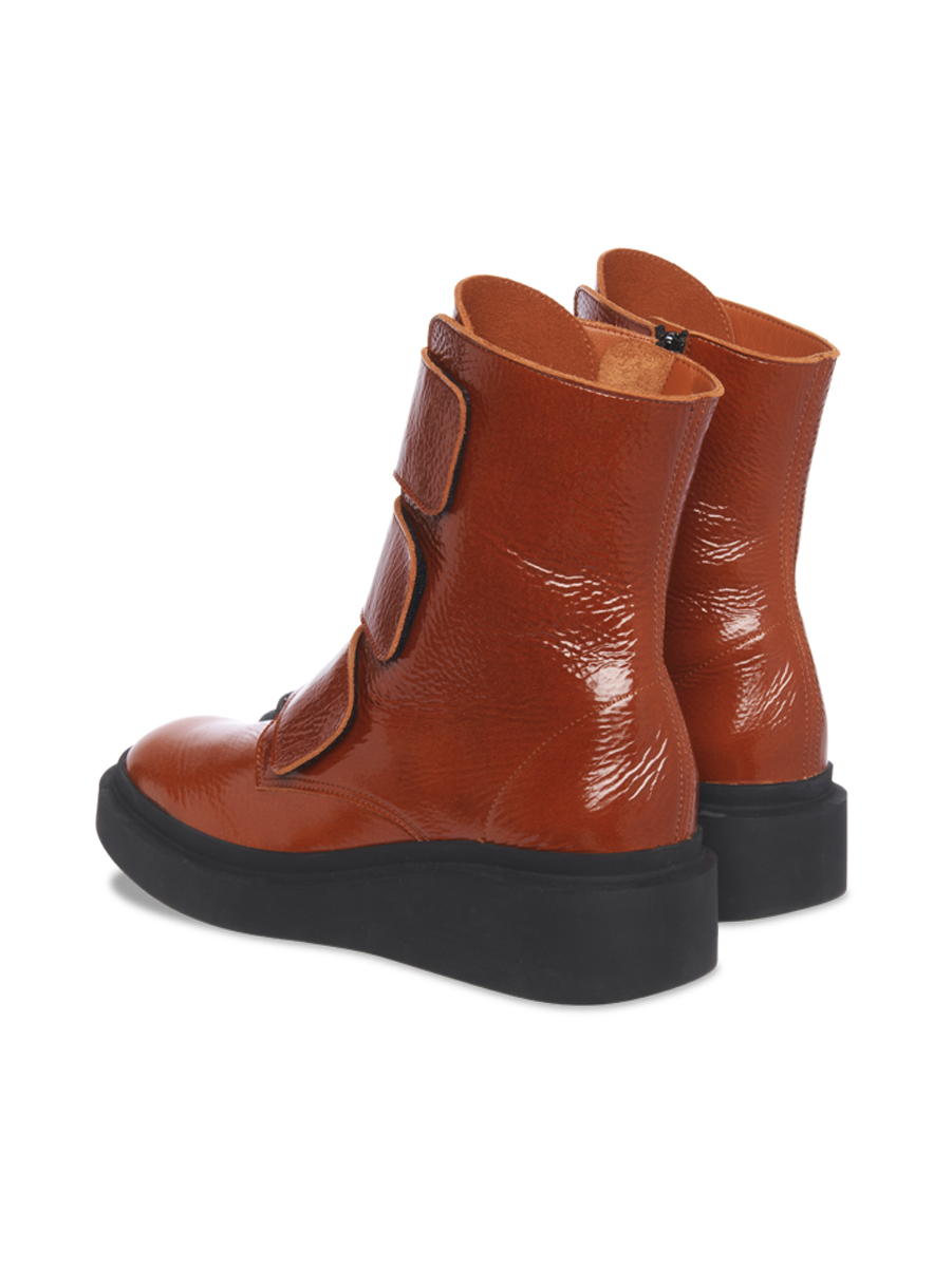Tyra cheap camper boots