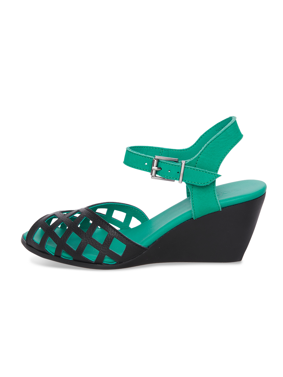 Egalaa sandals