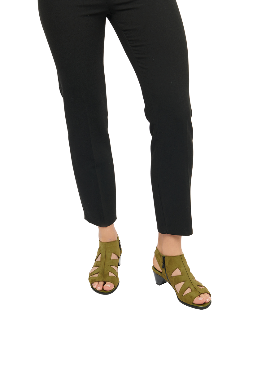 Iziako sandals