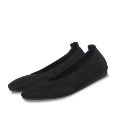 arche Collection of Shoes and Accessories for Women and Men